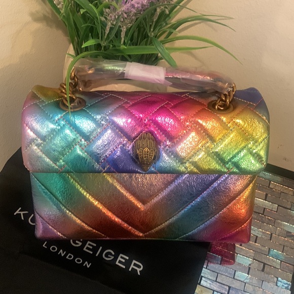 Kensington Quilted Leather Convertible Shoulder Bag
KURT GEIGER LONDON - Picture 11 of 17